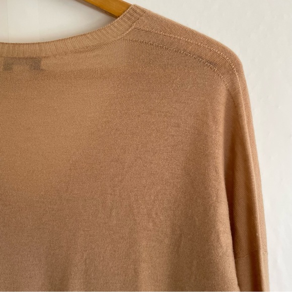 Vince. Tan V Neck Sweater Ribbed Hems Size M - Picture 7 of 10